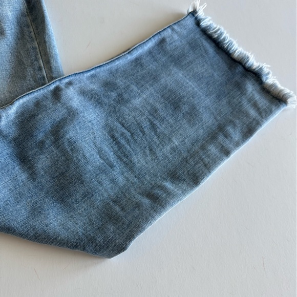 Kensie Jeans, 4/27, Zip Front, Unfinished Hem, 26” Inseam…Like New - Picture 5 of 6